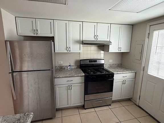 2nd image of 523 Meadow Green Ln