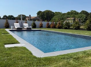 3 Margareta Ct, Westhampton Beach, NY 11978
