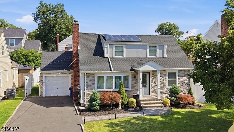 1st image of 353 Whitewood Rd