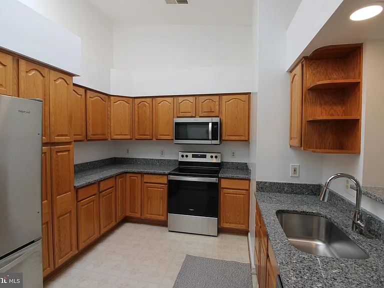 7509 Ashby Ln #N — Photo 17