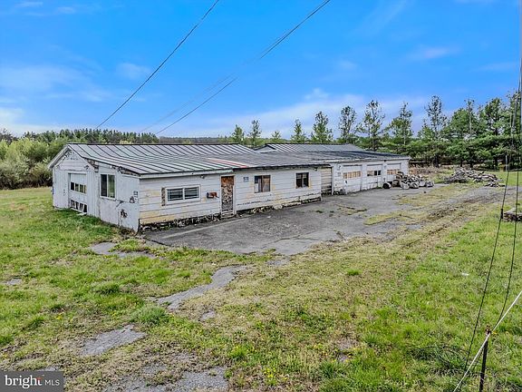 3rd image of 11249 Valley Rd