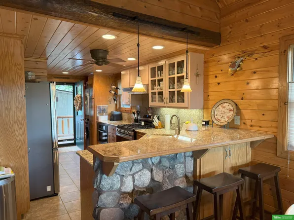 4856 Lake Shore Dr, Tekamah, NE 68061
