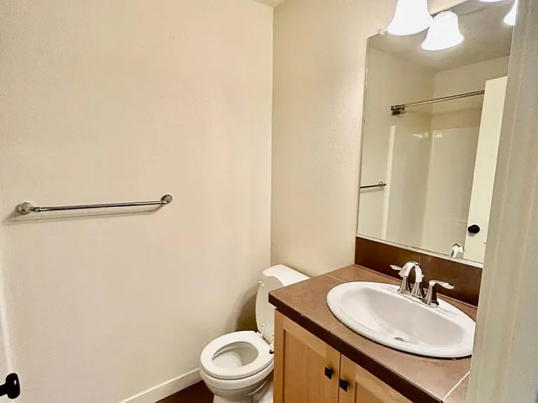 8005 NE Rockne Way — Photo 19