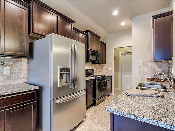 3rd image of 4217 Johnson Farms Dr