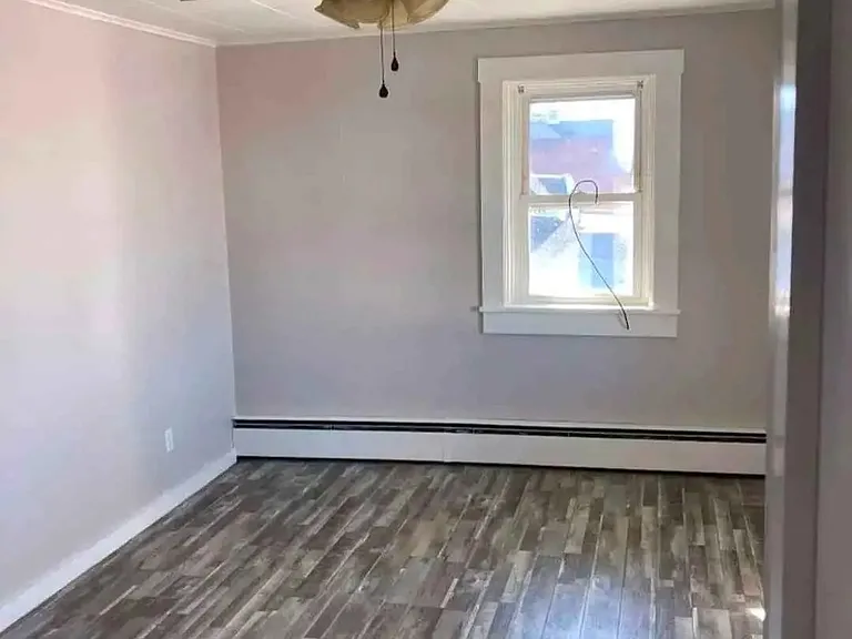 116 N Market St — Photo 4