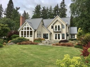 10017 Edgecombe Pl NE, Bainbridge Island, WA 98110