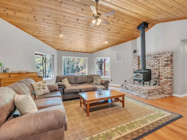 1120 White Oak Dr, Colfax, CA 95713