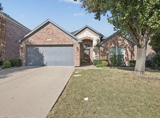 10841 Middleglen Rd, Fort Worth, TX 76109