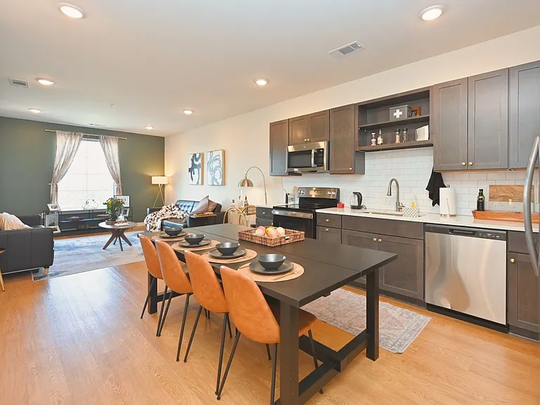 2900 Edwin Way #202 — Photo 23