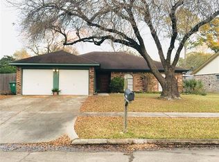 16611 Thunderbay Dr, Houston, TX 77062