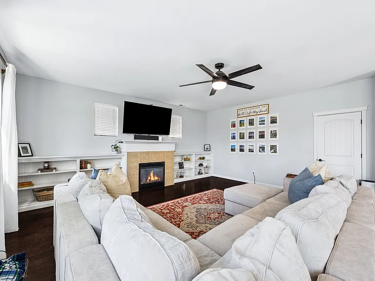 15233 Kayla St SE — Photo 8