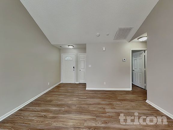 3rd image of 2736 Daffodil Dr