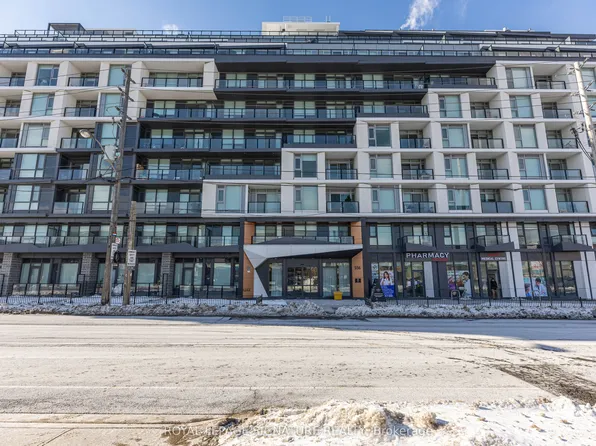 556 Marlee Ave #813, Toronto, ON M6B 3J4