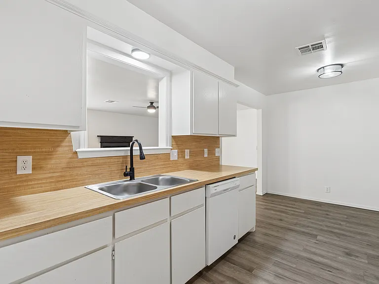 2700 E Shoreridge Ave #2700 — Photo 14