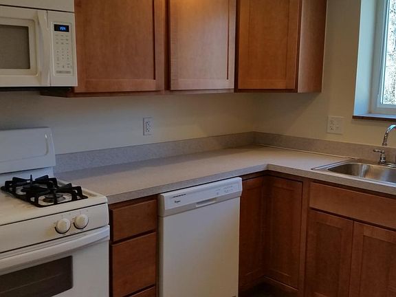 3rd image of 8327 Delmar Blvd APT 1W