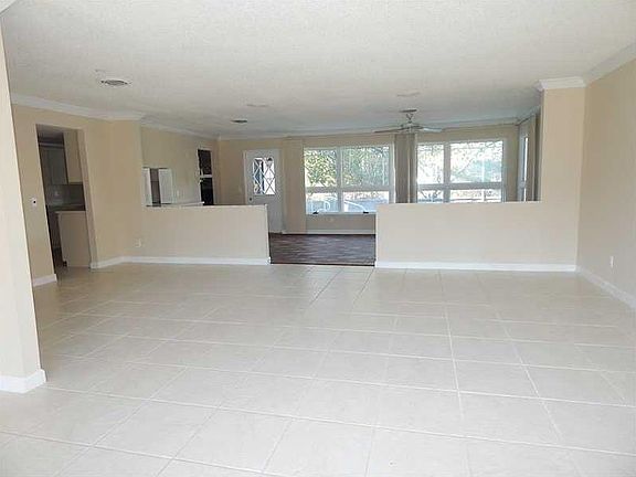 2nd image of 18 Forest Park Dr