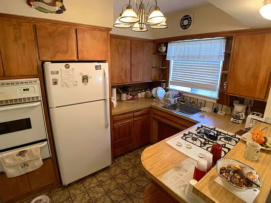 Sold by Remax Edge | media 9
