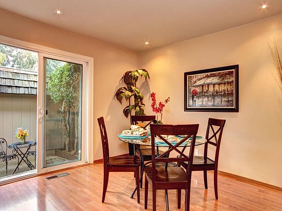 4th image of 10133 Amador Oak Ct