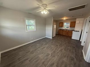 305 S Pine St, Eldon, MO 65026