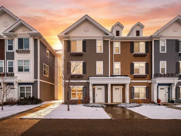 2803 James Mowatt Trl SW #39, Edmonton, AB T6W 2P5