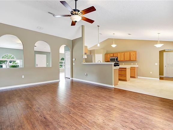 5th image of 933 Dandridge Dr