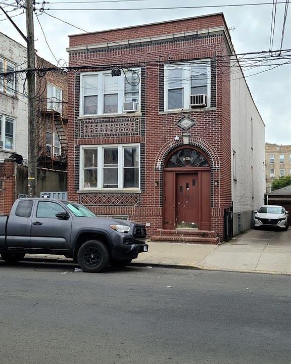 1st image of 1470 Ovington Ave