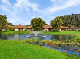 710 Club Dr, Palm Beach Gardens, FL 33418