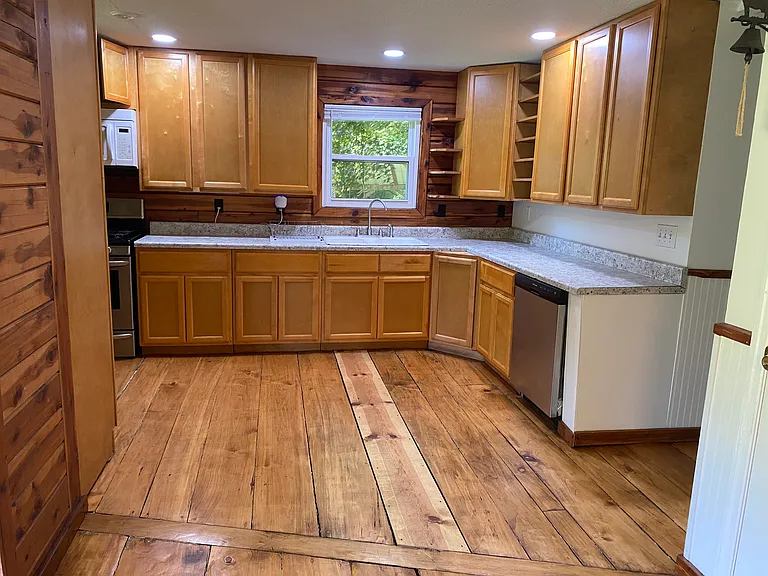 195 Emerald Dr #B — Photo 25
