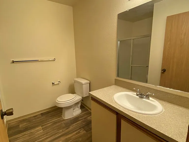 University Court Apartments — Photo 71