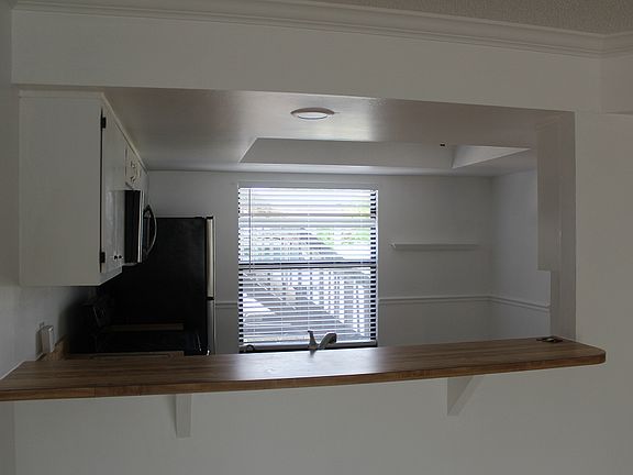 4th image of 4708 SW 8th Pl APT 101