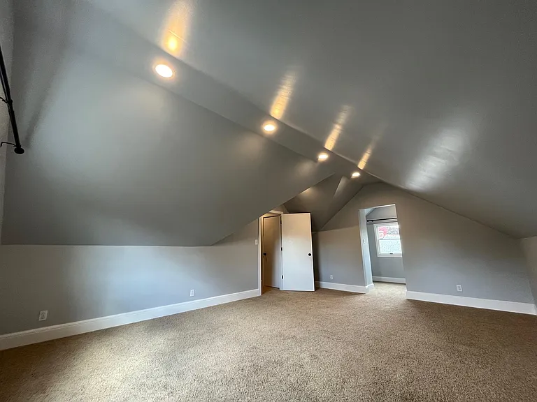 512 S Mathis Ave — Photo 23