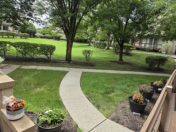 4th image of 45 Denise Dr
