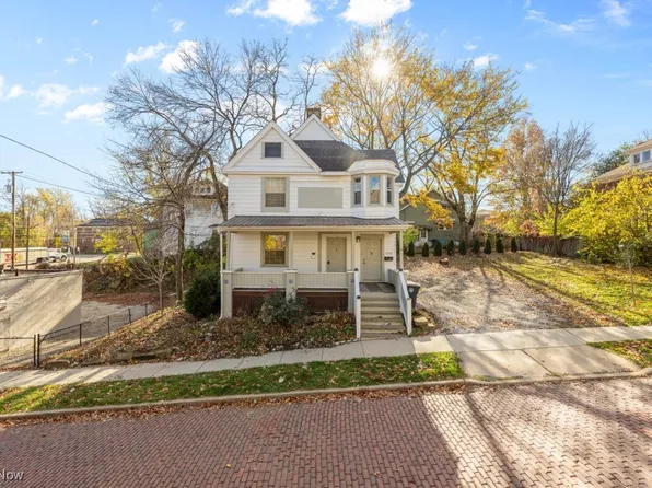 1076 Ackley St, Akron, OH 44306