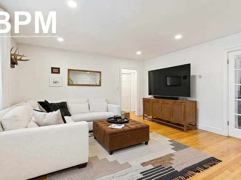 9 Hammond Pond Pkwy #2 — Photo 2