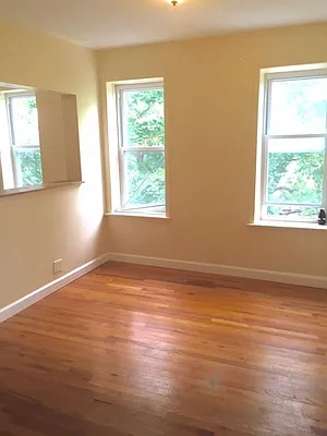 Rented by Flateau Realty | media 2