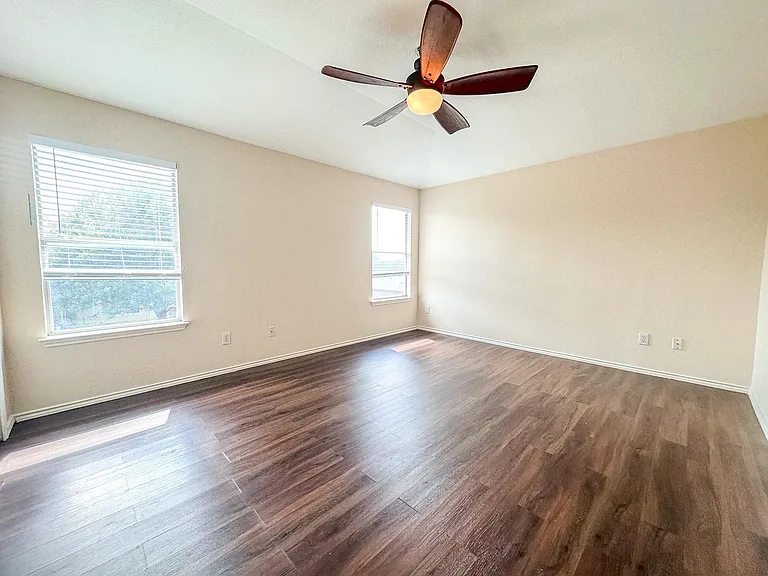 1101 Whitley Dr — Photo 12