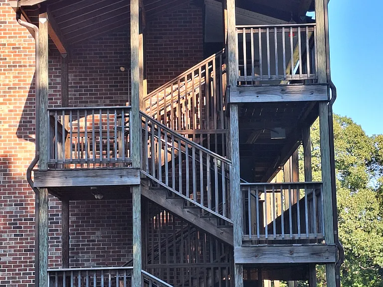 Trafalgar East Apartments — Photo 7