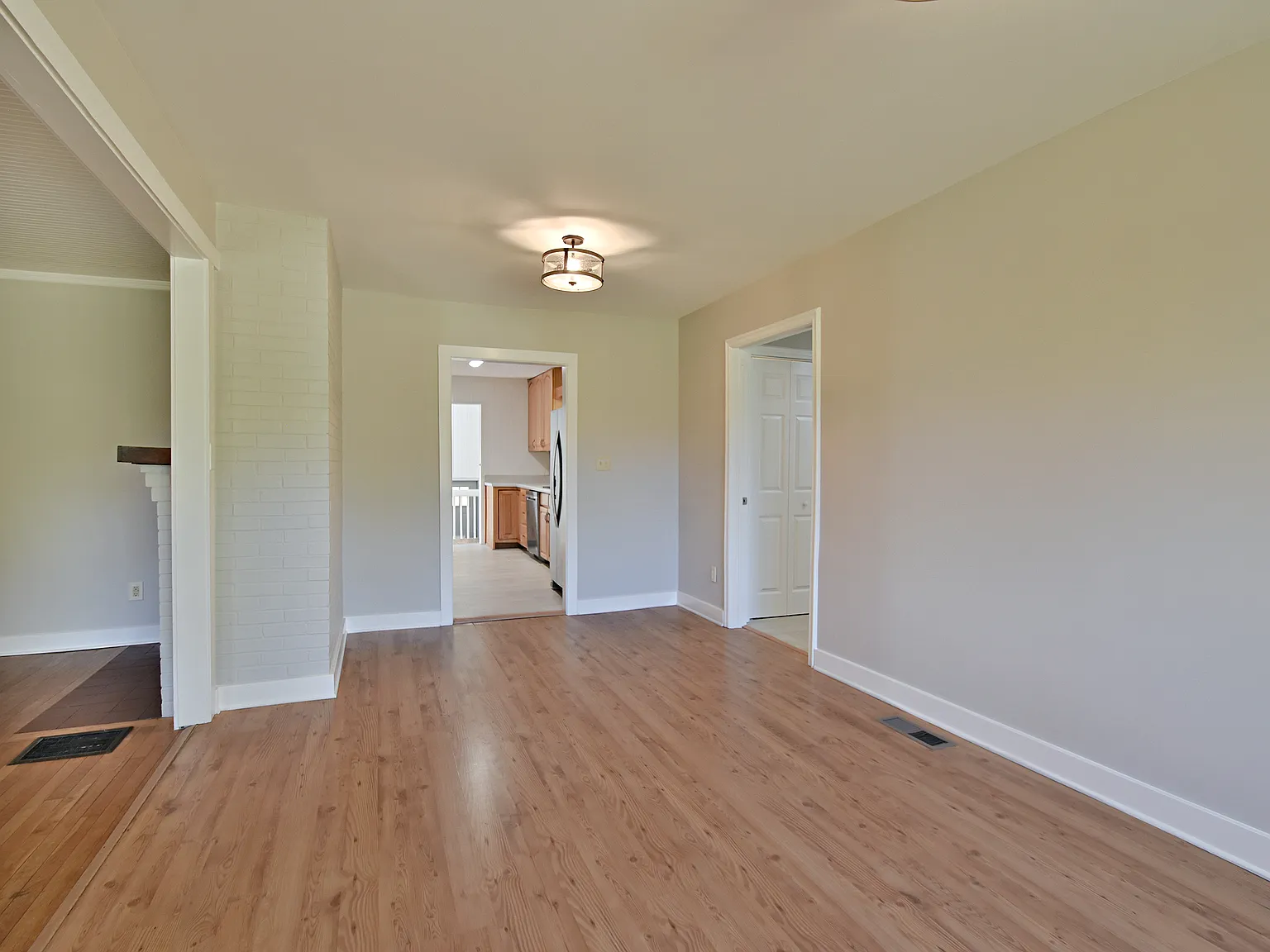 5 bed, 2150 sqft, $3,500 — Photo 3