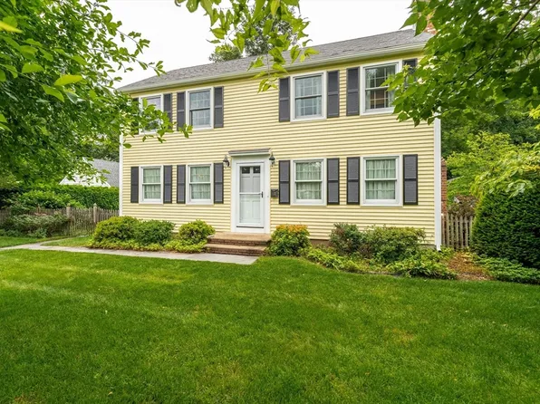 31 Glenwood Cir, Longmeadow, MA 01106