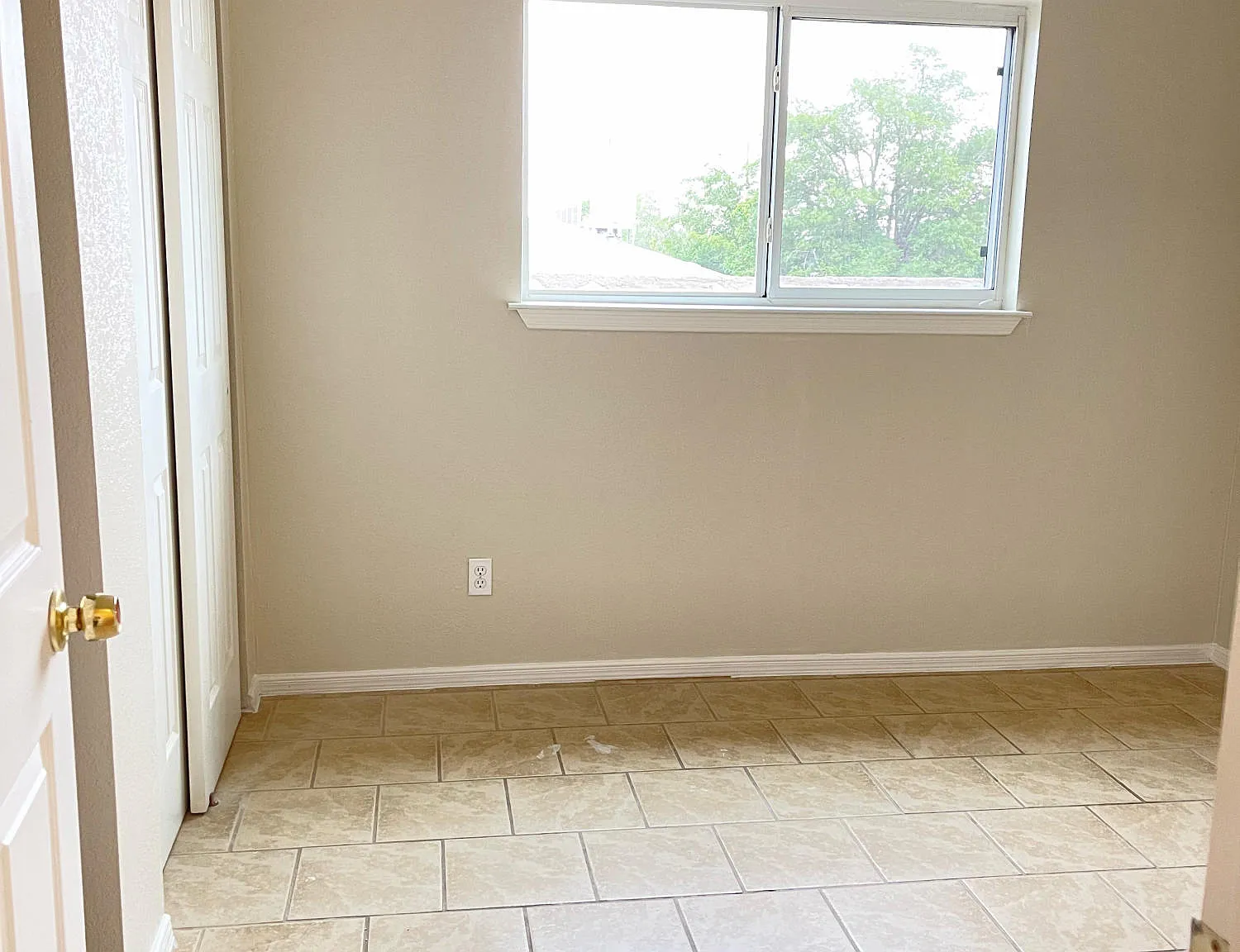 3 bed, 2.0 bath, 1134 sqft, $1,350 — Photo 1