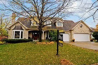 3931 Broadmoor Cir photo 1