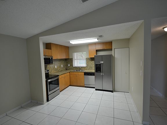 3rd image of 20858 Sailfish Ln