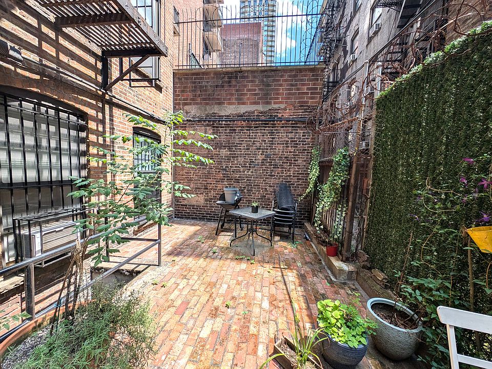 1st image of 226 E 85th St APT 1a