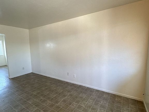 4th image of 810 S Court St #A