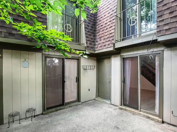 433 Darby Creek Rd APT A, Lexington, KY 40509