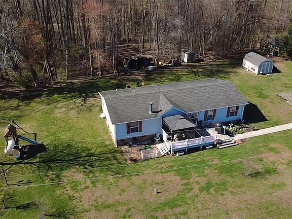 5th image of 1090 Chestnut Grove Rd