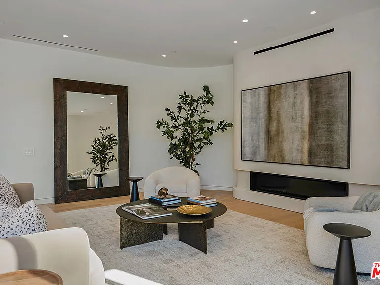 4939 Petit Ave — Photo 6