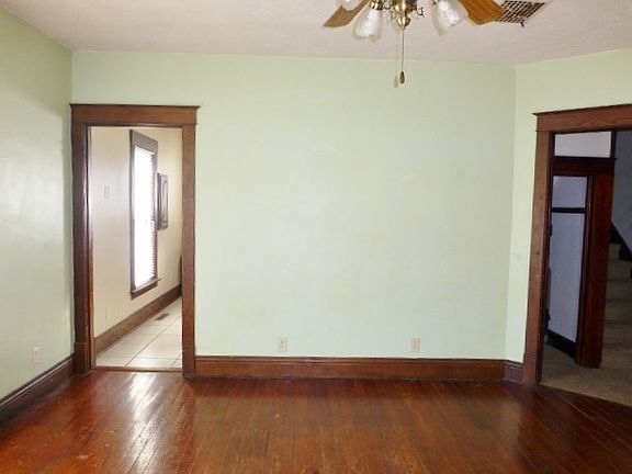 2nd image of 208 N Meadow St