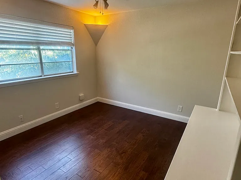 613 Overland Trl — Photo 24
