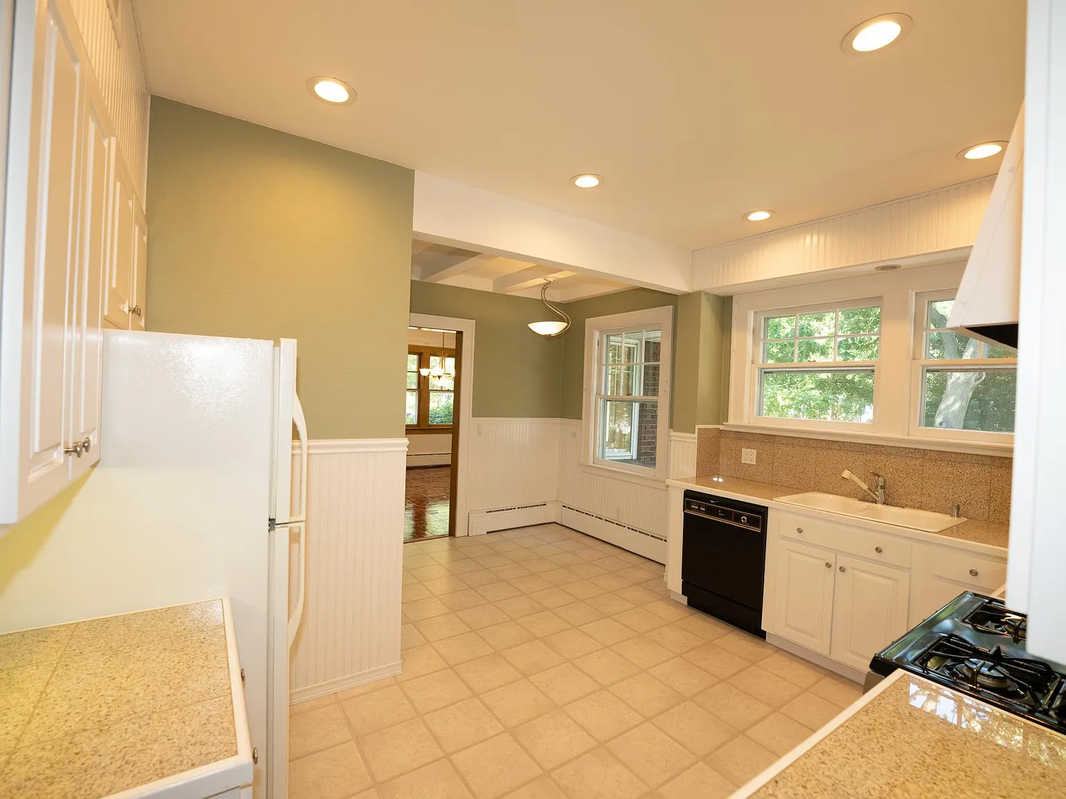 2 bed, 1200 sqft, $2,900 — Photo 4